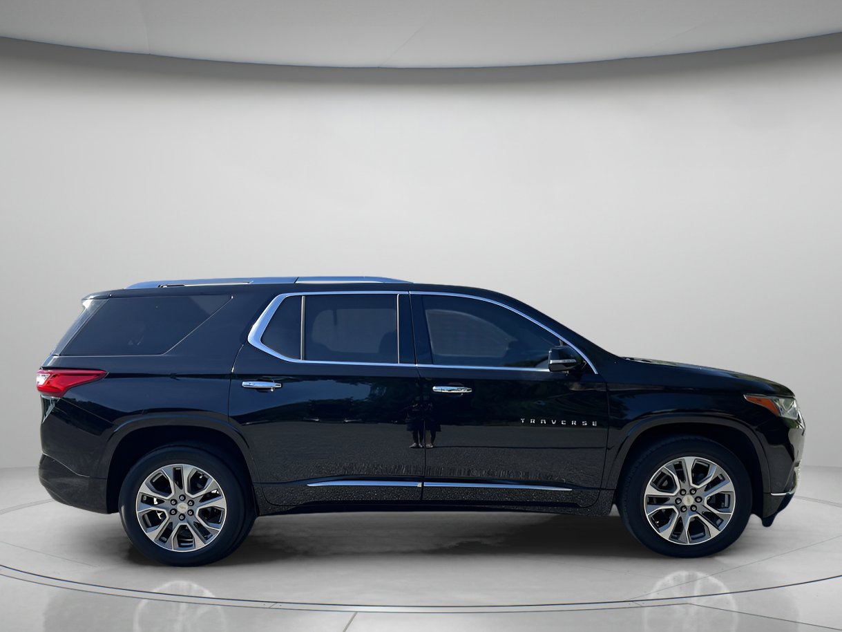 2019 Chevrolet Traverse Premier photo 2