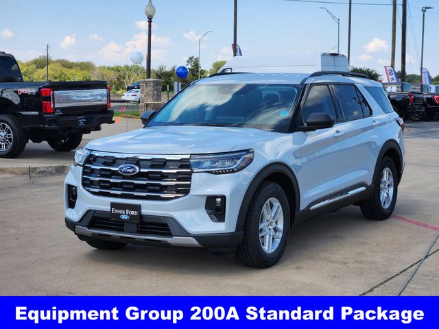 2025 Ford Explorer photo 4