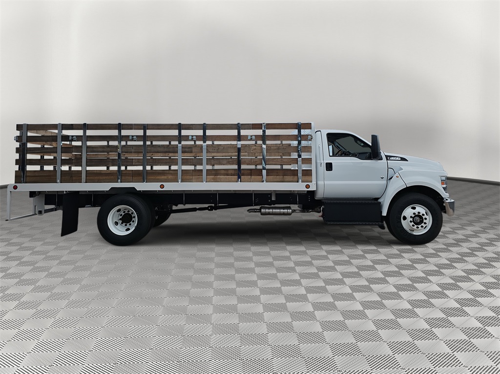 2024 Ford F-650 photo 2
