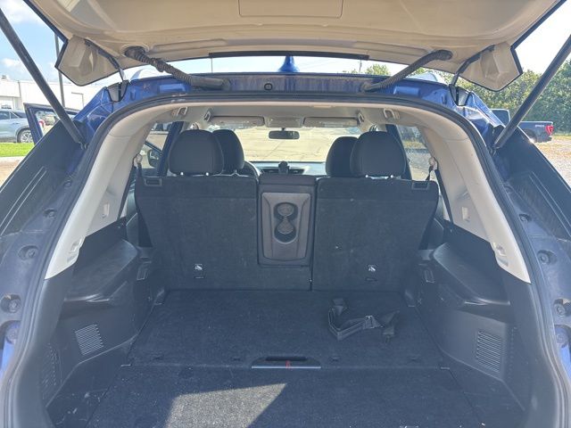 2017 Nissan Rogue SV photo 8