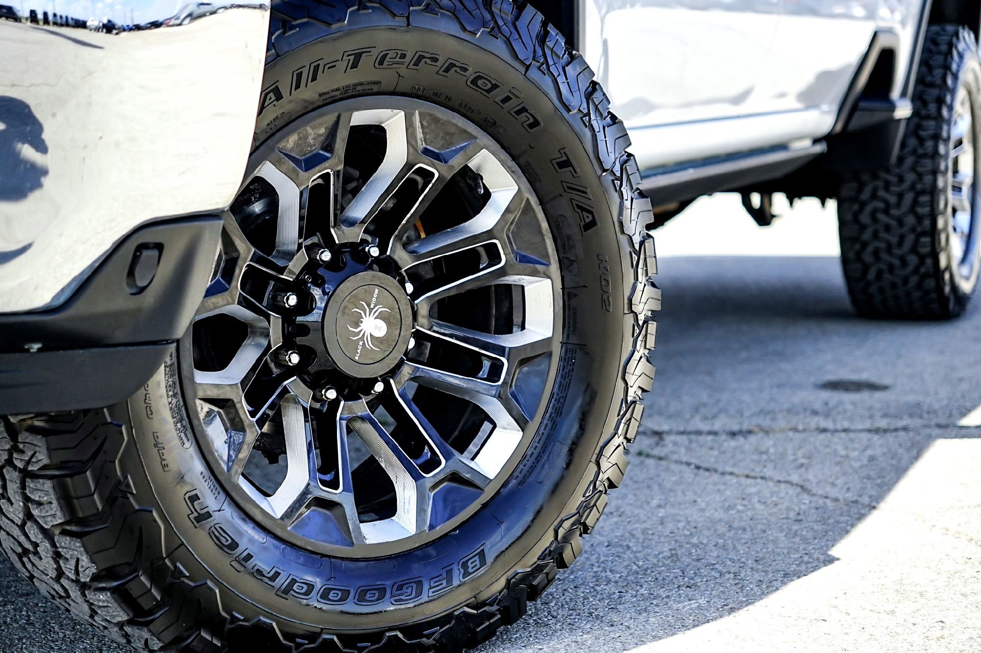 2020 Chevrolet Silverado 2500HD LTZ photo 2