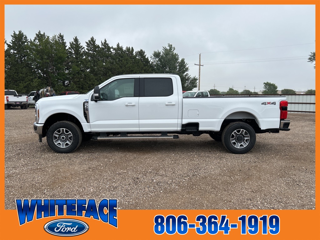 2025 Ford F-350 Lariat photo 2