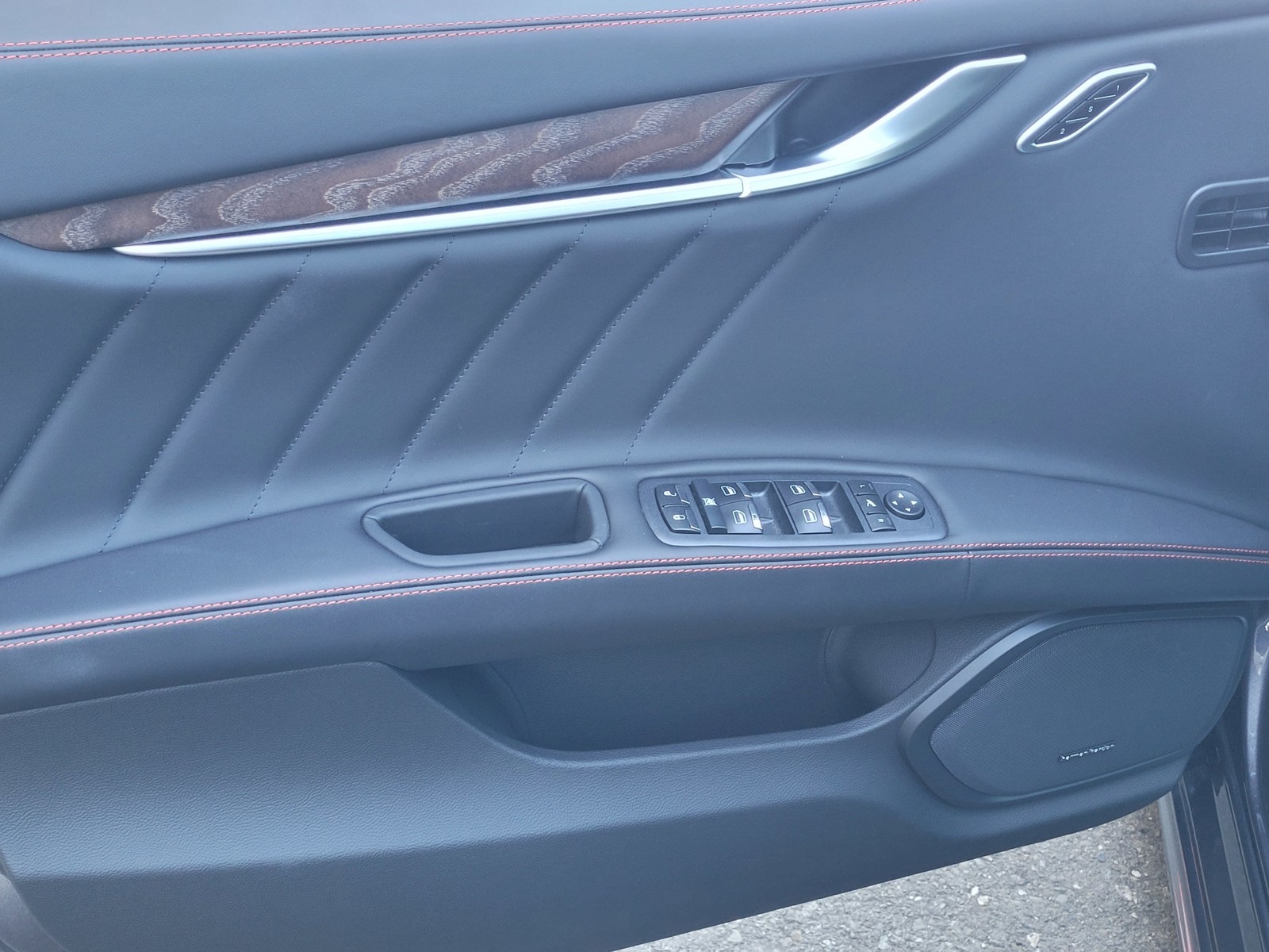 2024 Maserati Ghibli Modena Q4 photo 10