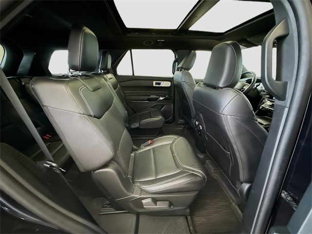2023 Ford Explorer ST photo 29