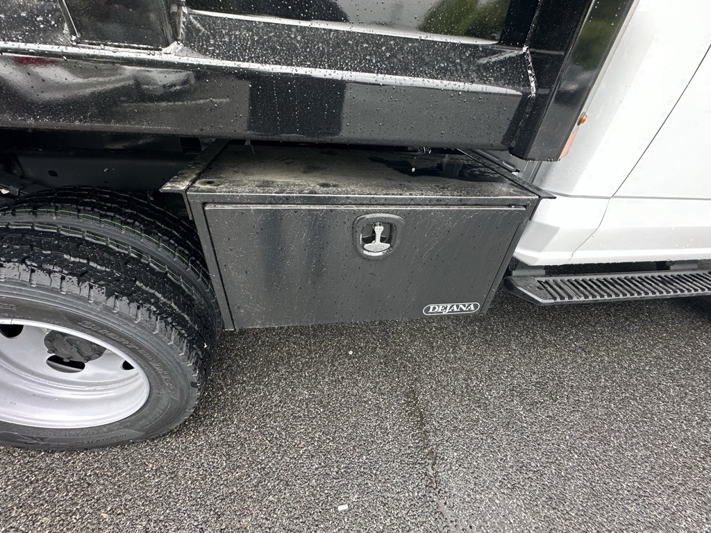 2024 Ford F-600 photo 4