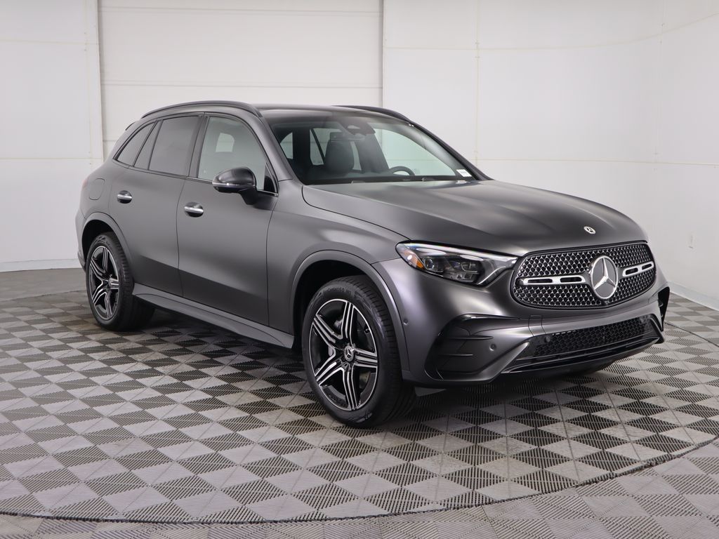 2026 Mercedes Benz GLC 300 4MATIC photo 3