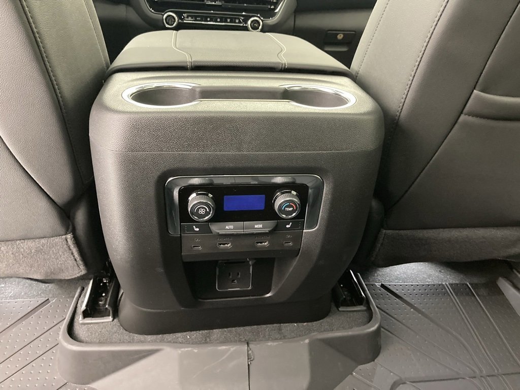 2026 Chevrolet Suburban Premier photo 9