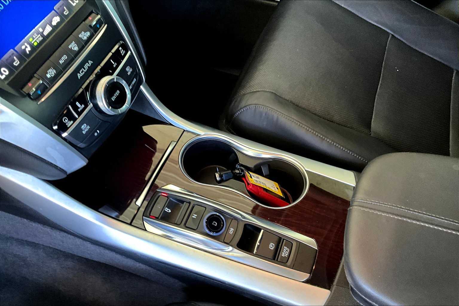 2015 Acura TLX Advance photo 16
