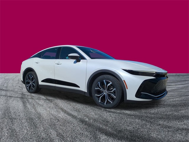 2023 Toyota Crown XLE photo 2