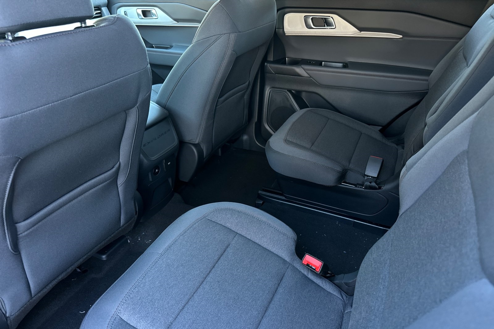 2025 Ford Explorer photo 11