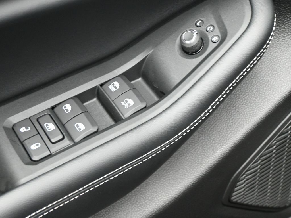 2025 Jeep Grand Cherokee Altitude X photo 18