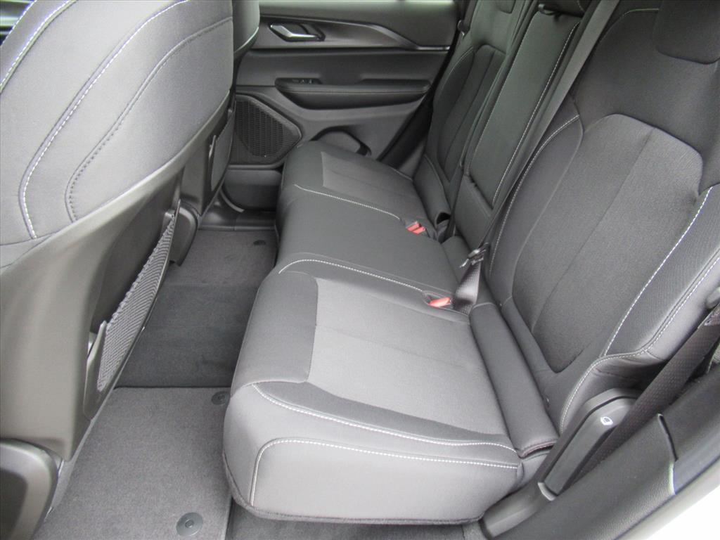 2025 Jeep Grand Cherokee Laredo X photo 25