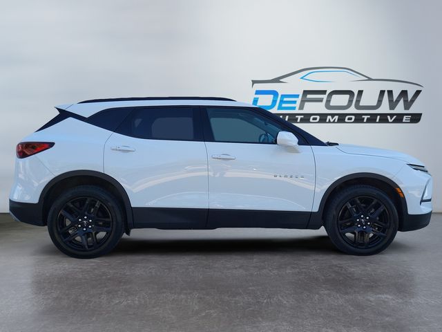 2023 Chevrolet Blazer 2LT photo 2