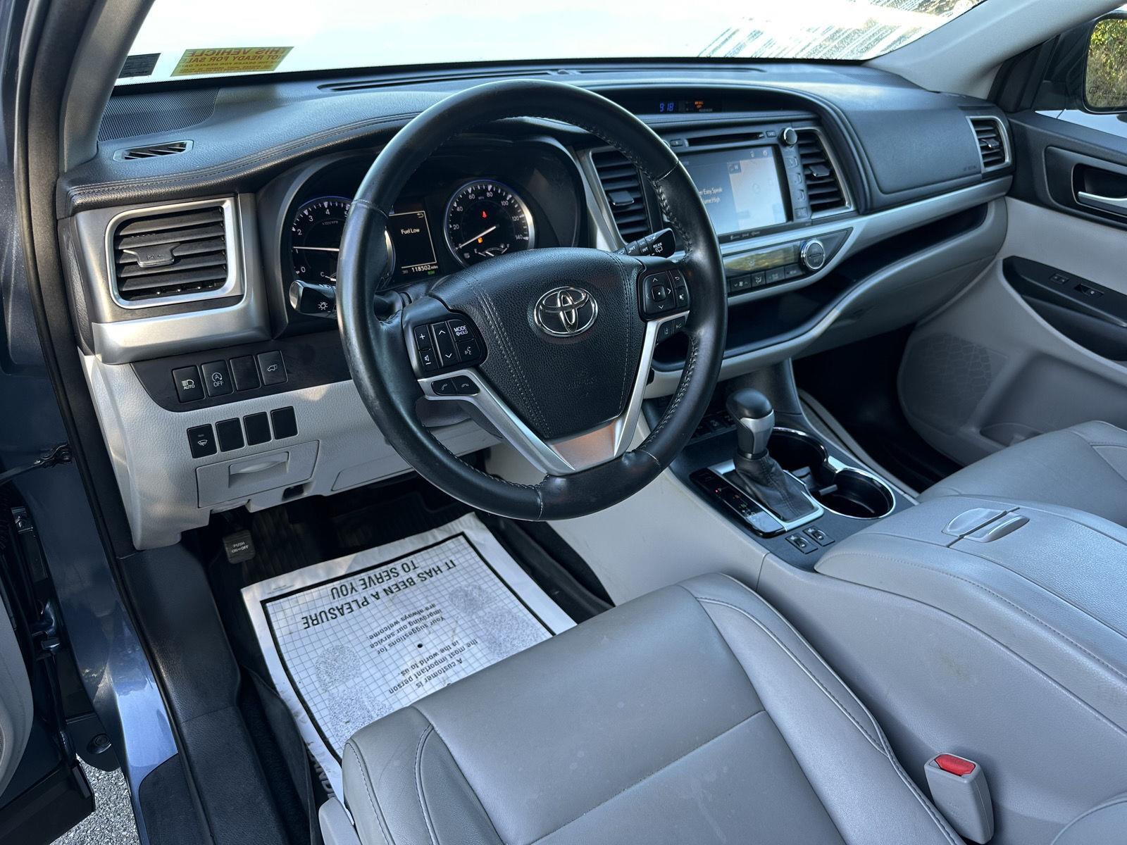 2017 Toyota Highlander XLE photo 8