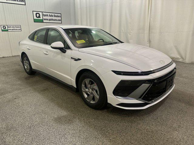 2026 Hyundai Sonata SE's photo