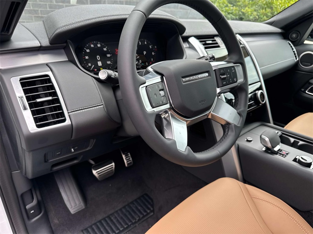 2025 Land Rover Discovery SE photo 21