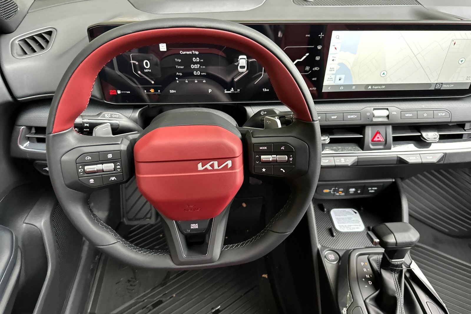 2025 Kia K4 GT-Line photo 9