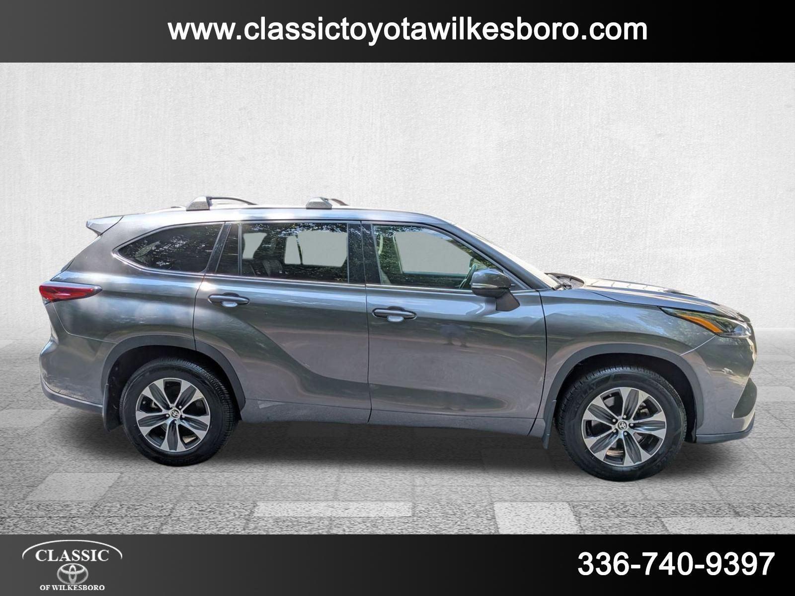 2022 Toyota Highlander XLE photo 4