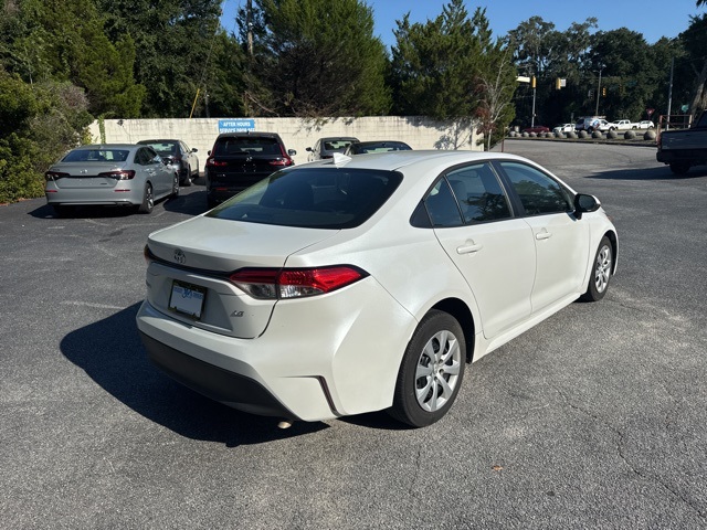 2023 Toyota Corolla LE photo 3