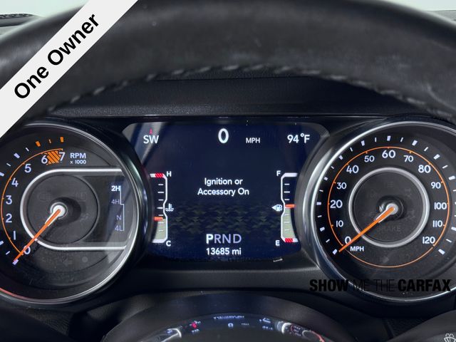 2022 Jeep Wrangler Unlimited Sahara photo 2