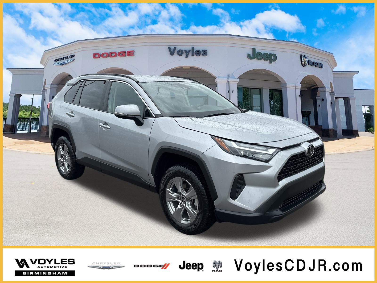 2024 Toyota RAV4 XLE's photo