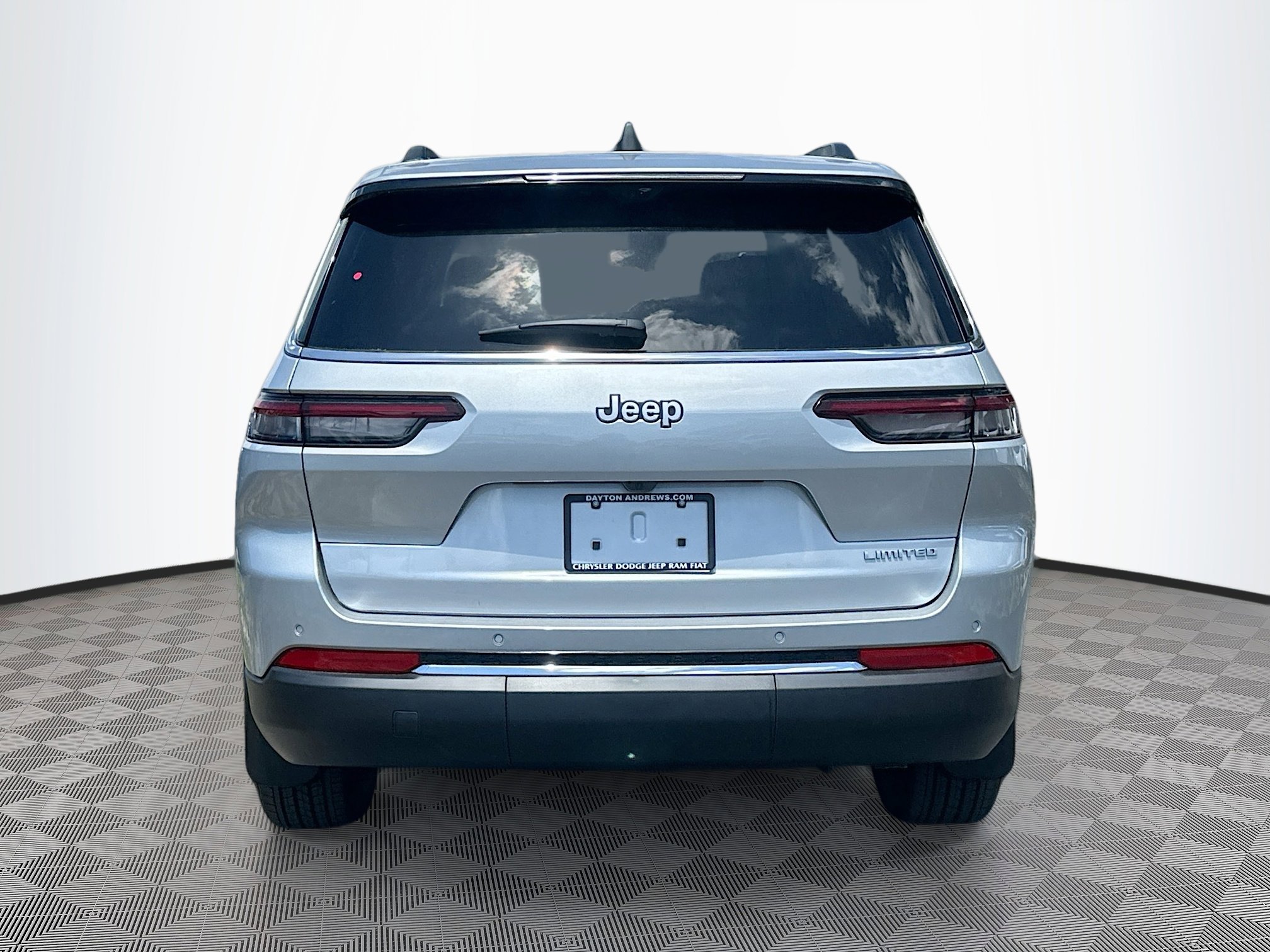 2025 Jeep Grand Cherokee Limited photo 2