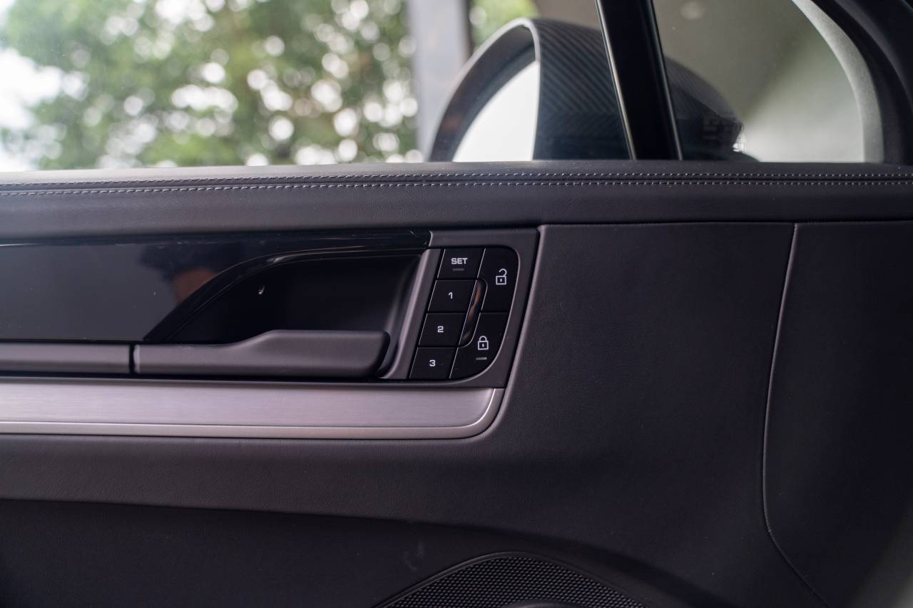 2025 Porsche Cayenne Turbo GT photo 24