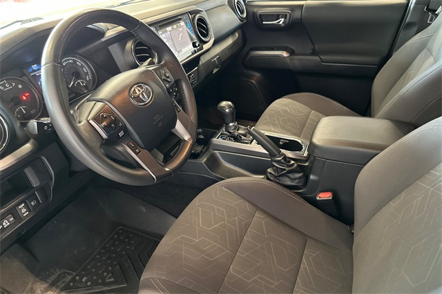 2019 Toyota Tacoma SR5 photo 9