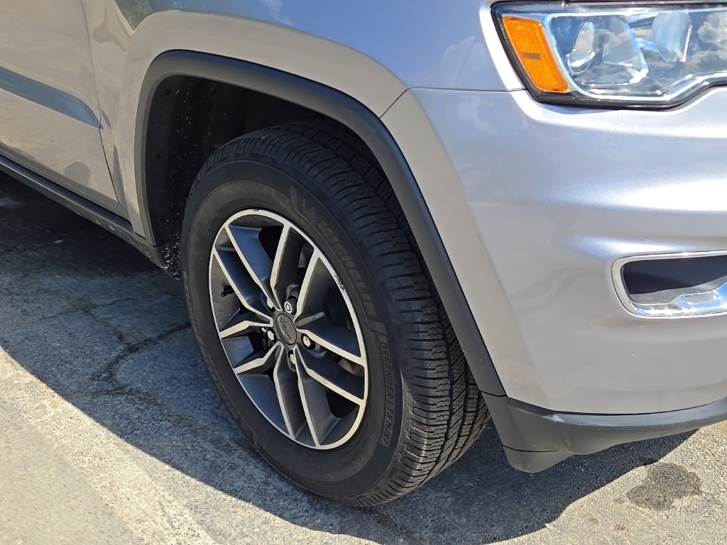 2020 Jeep Grand Cherokee Limited photo 2