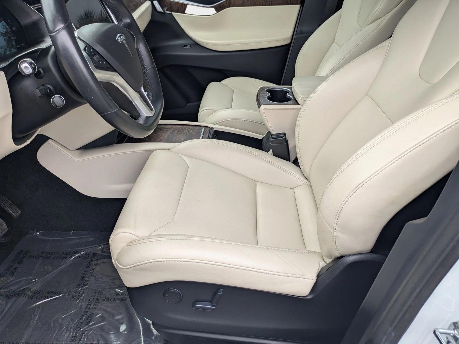 2018 Tesla Model X 75D photo 14