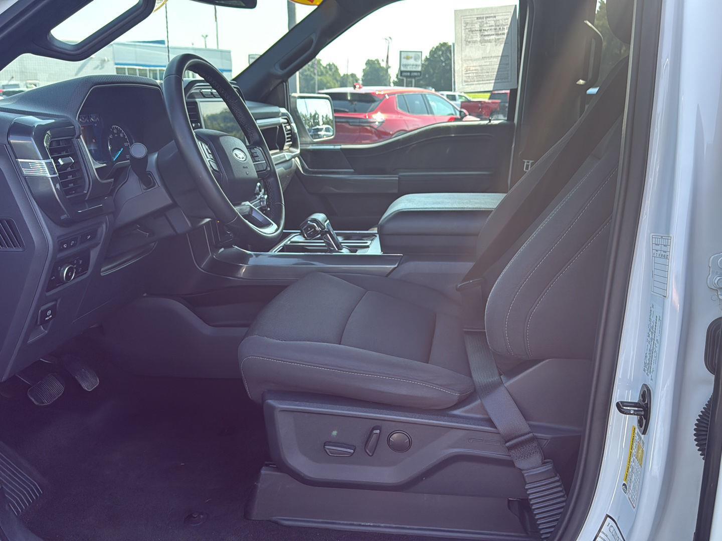 2023 Ford F-150 XLT photo 9