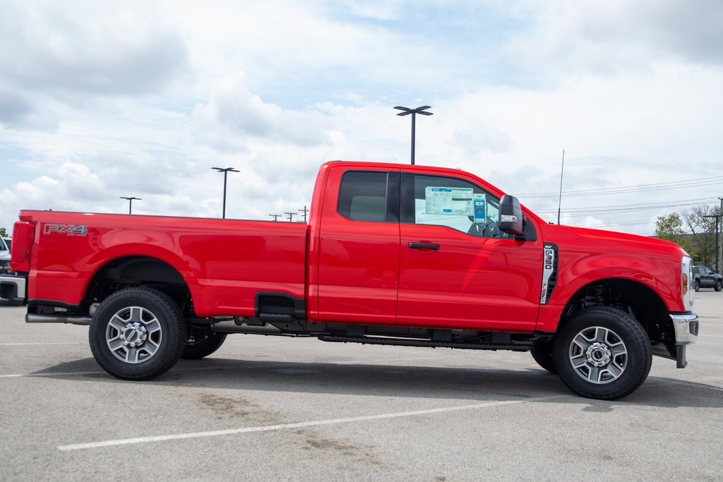 2025 Ford F-350 XLT photo 7