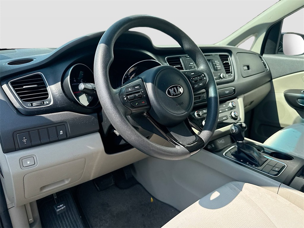2015 Kia Sedona LX photo 9