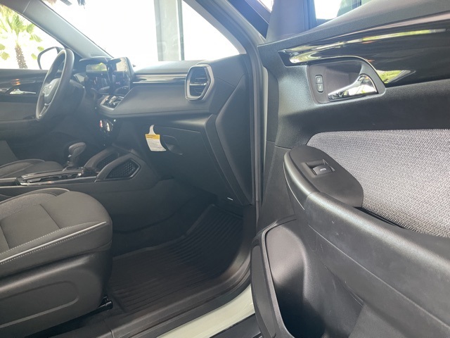 2025 Chevrolet Trailblazer LT photo 15