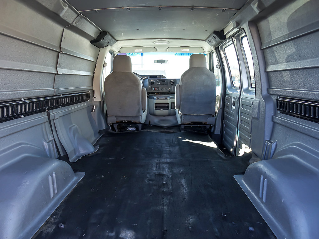2010 FORD E-350 - Image 17