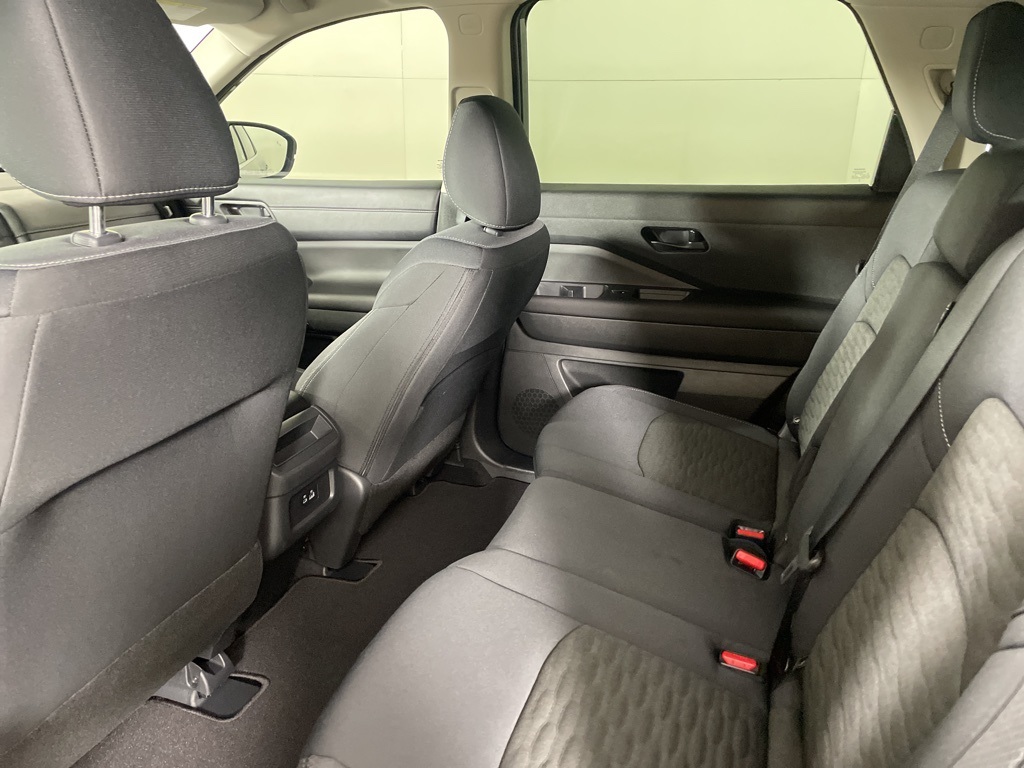 2025 Nissan Pathfinder S photo 34