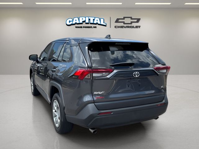 2022 Toyota RAV4 LE photo 3