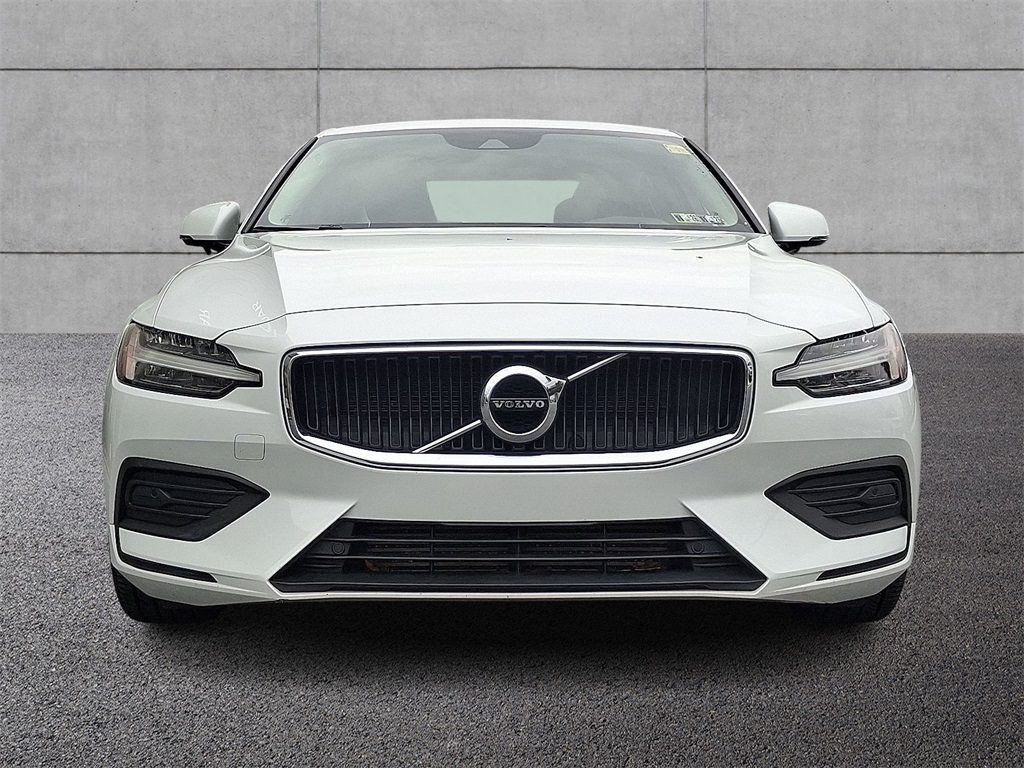 2020 Volvo S60 T6 Momentum photo 2