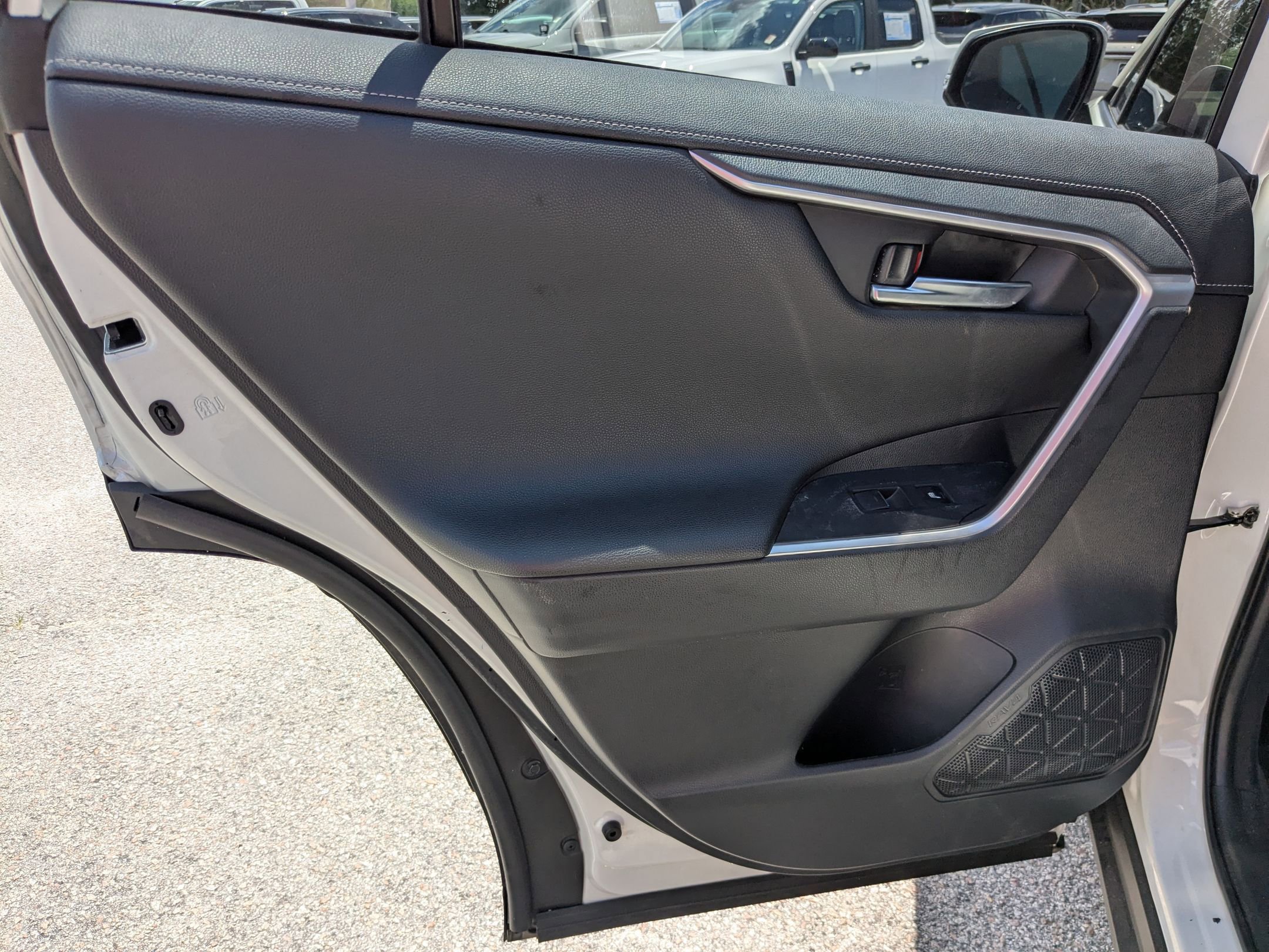 2022 Toyota RAV4 Hybrid Limited photo 24
