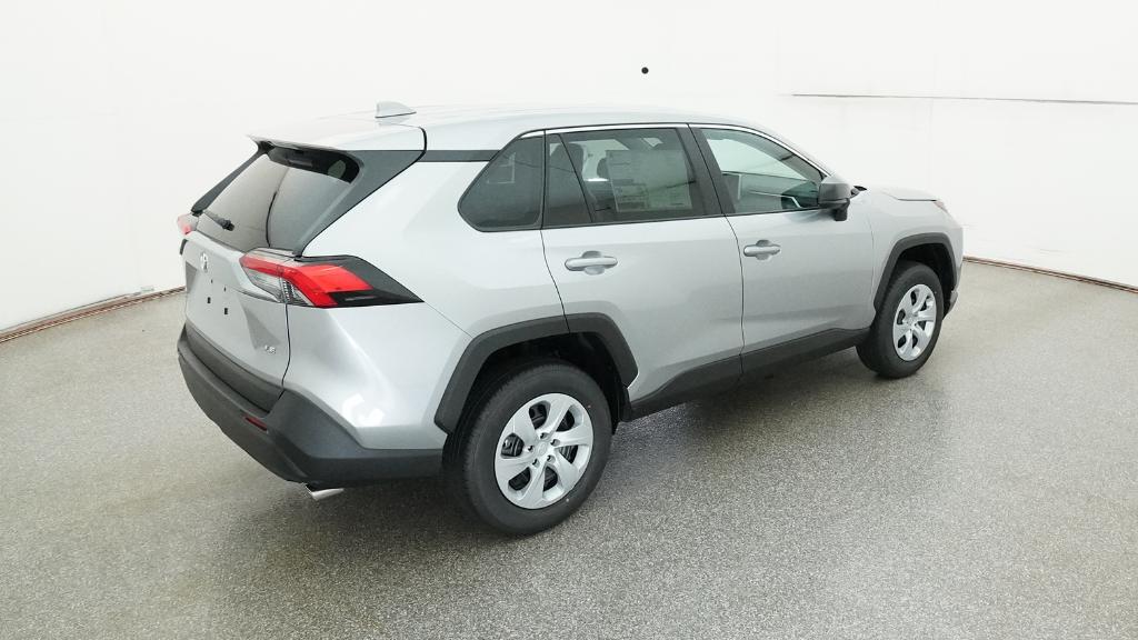 2025 Toyota RAV4 LE photo 22