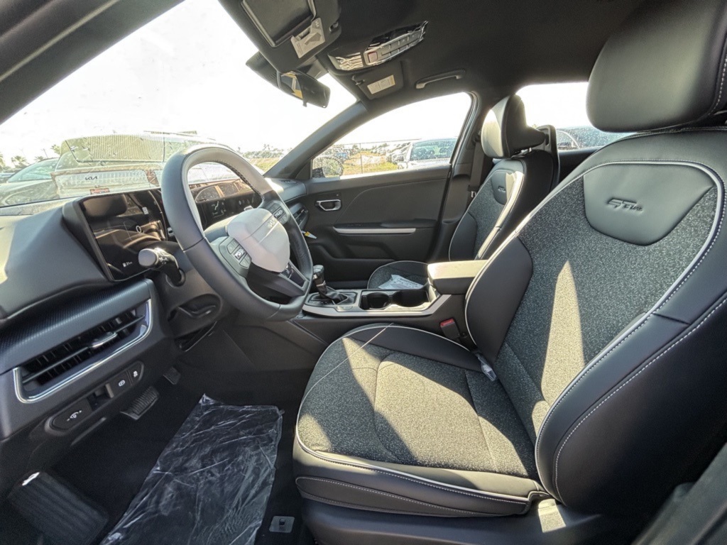 2025 Kia K4 GT-Line photo 18