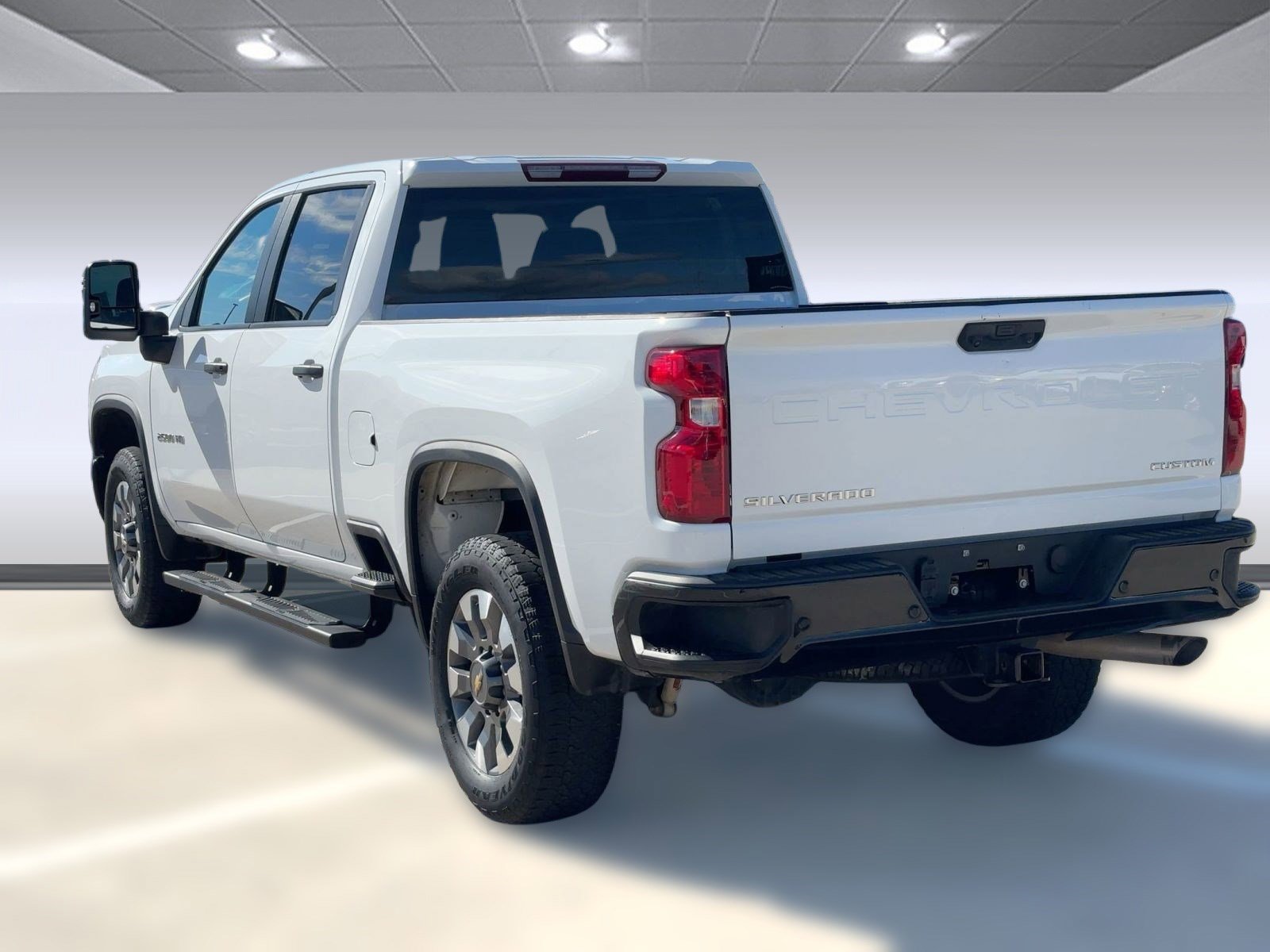 2024 Chevrolet Silverado 2500HD Custom photo 2