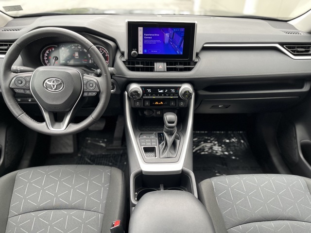 2024 Toyota RAV4 XLE photo 4