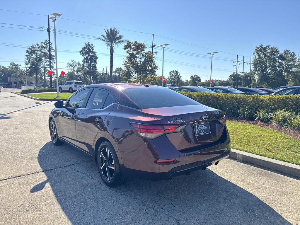 2025 Nissan Sentra SV photo 4