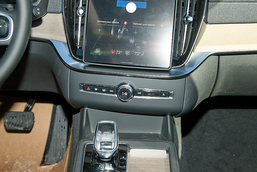 2026 VOLVO XC90 - Image 27