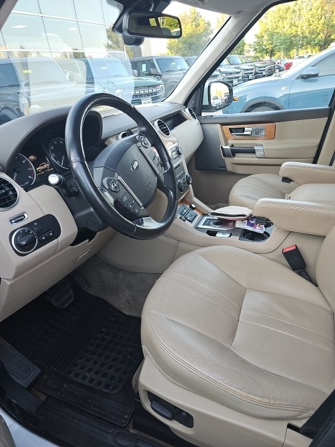 2016 Land Rover LR4 HSE photo 3