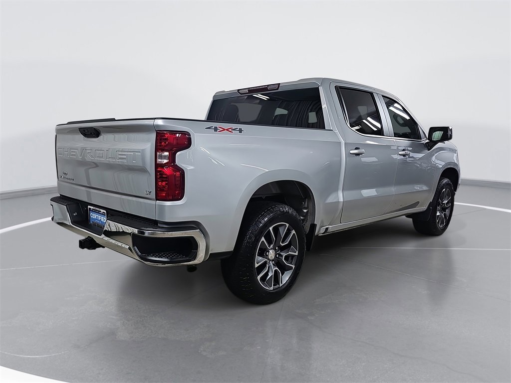 2022 Chevrolet Silverado 1500 LT photo 2