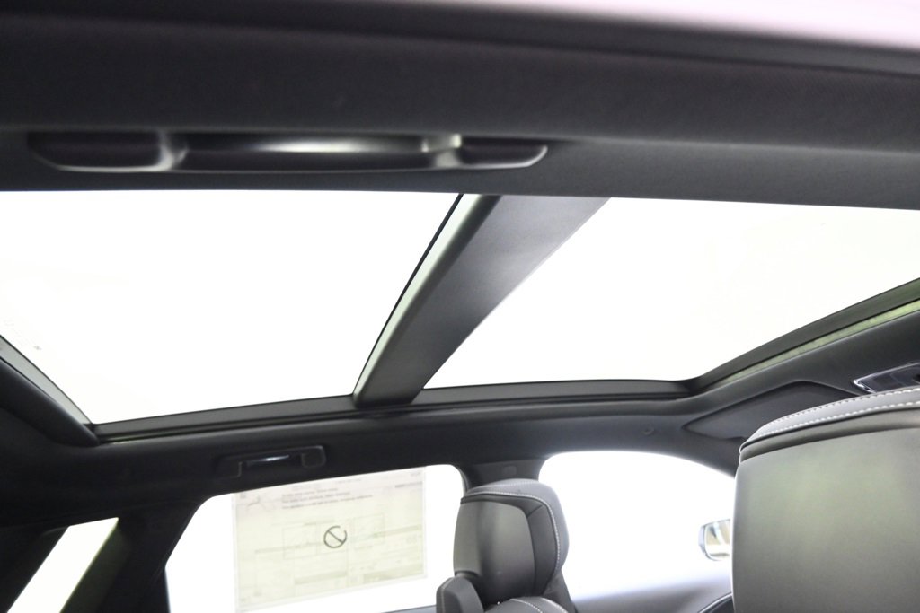 2025 Cadillac Lyriq Sport photo 17
