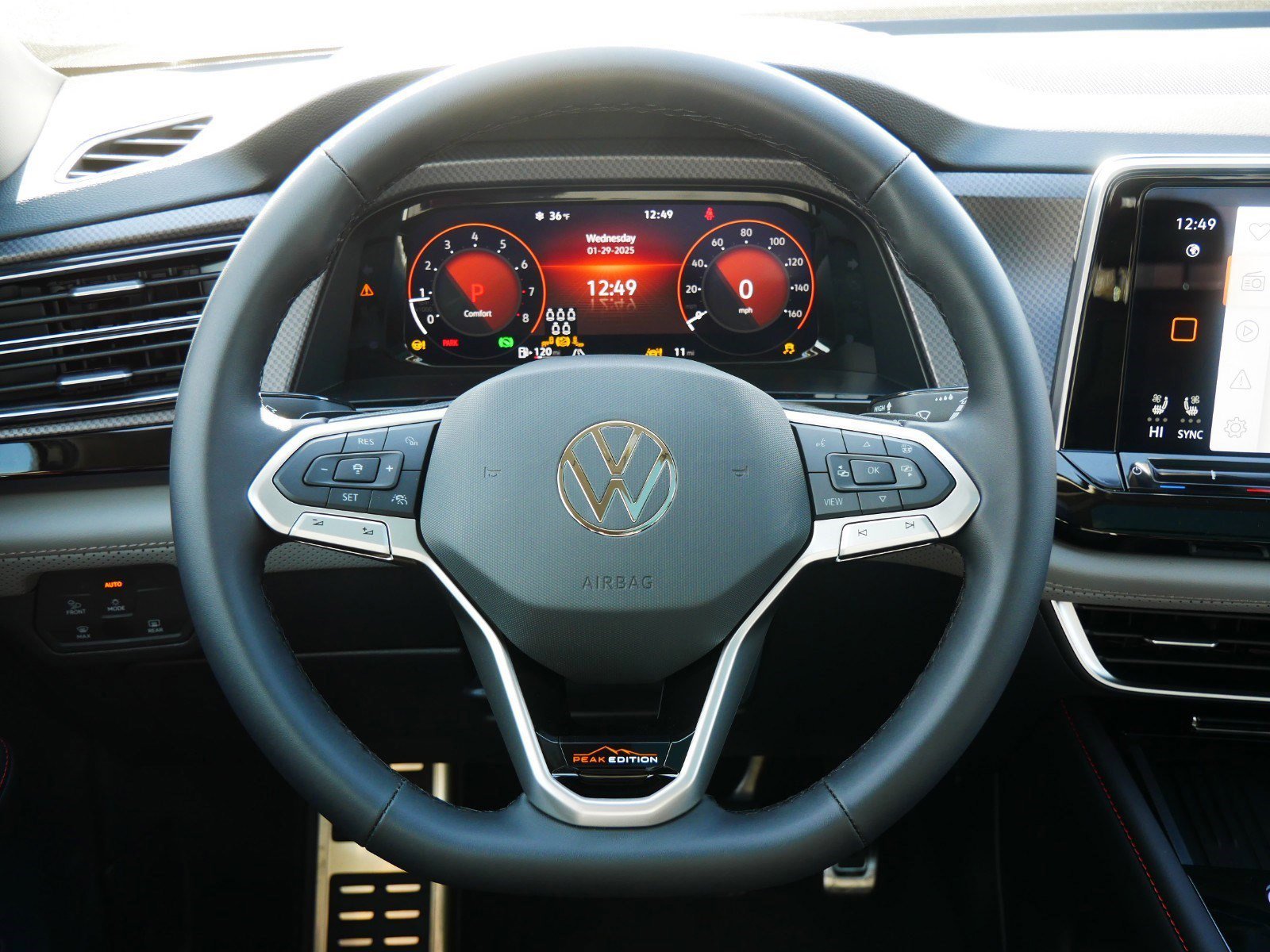 2025 Volkswagen Atlas Peak Edition SE photo 4