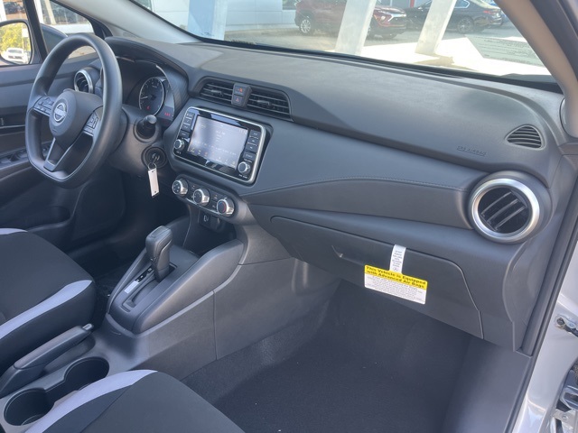 2025 Nissan Versa 1.6 S photo 21
